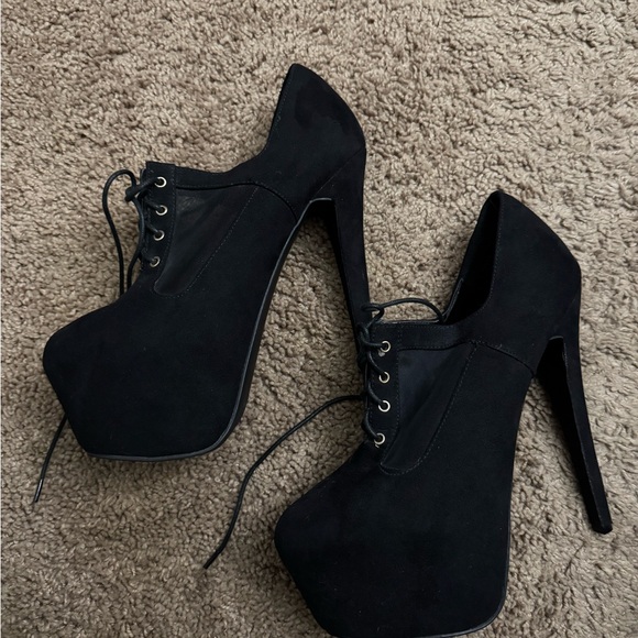 Shoes - Elegant Black Women's Platform Heels